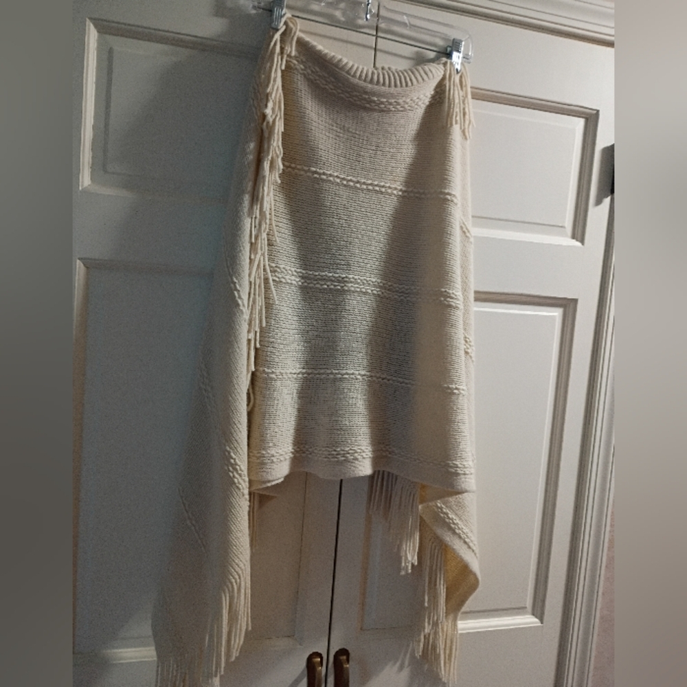 NWT.Cream Knit Poncho with Fringe and Button Detail - Picture 2 of 7